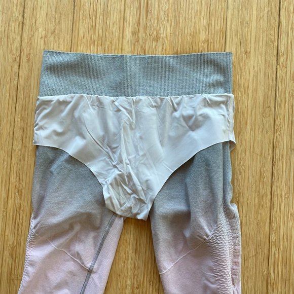Women’s Gymshark Light Gray/Pink Ombre Seamless Leggings, Size M - Picture 11 of 12